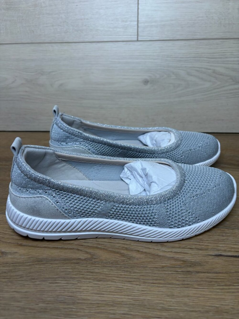 Easy Spirit Glitz 2 Knit Walking Shoe Silver Size 8.5WW